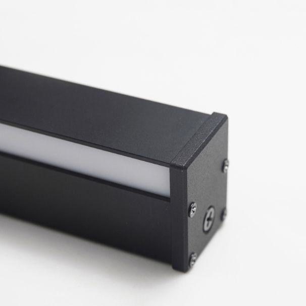 Lineare Form Metallwandbeleuchtung moderner Stil 1-Licht-Wandleuchte in Schwarz