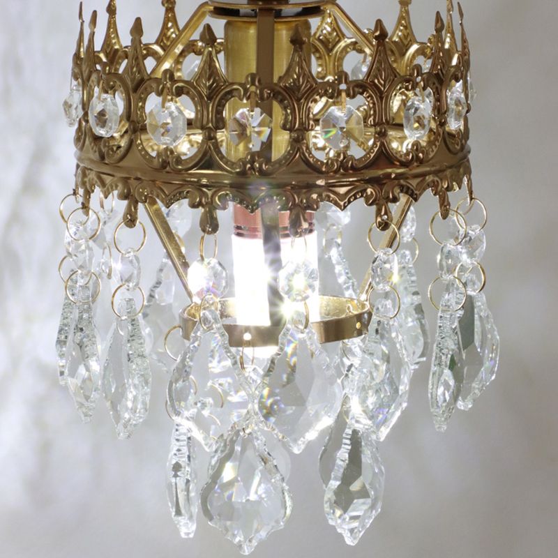 Iluminación de pared de metal Lámpara de pared de cristal posmoderna para dormitorio de sala de estar