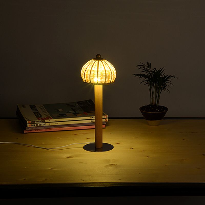 Lampada da scrivania piccola giapponese con 1 lampadina, in legno lavorato a mano, con paralume in bambù