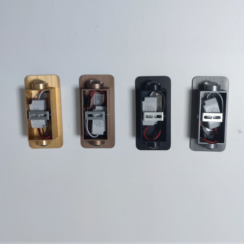 Postmodern Metal Wall Light 2 Lights Wall Sconce Light with Aluminum Shade