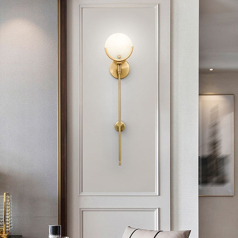 Modern Metal Wall Light Gold Round Wall Sconce with Mica for Living Room