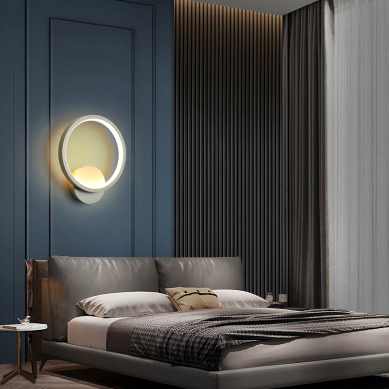 Linear Shape Metal Wall Light Modern Style Single Light Wall Mount Lighting