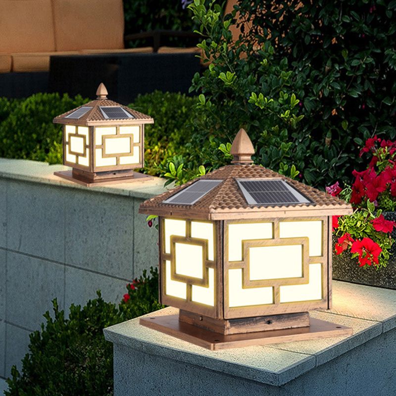 Modern Aluminum Solar Energy Pillar Lamp with Acrylic Shade for Outdoor
