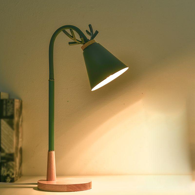 Lampada da tavolo moderna corna lampada da scrivania a singola luce con legno per camera da letto