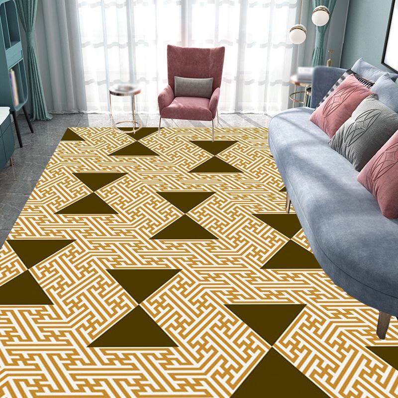 Yellow Bedroom Rug Modern Triangle Maze Pattern Area Rug Polyester Stain-Resistant Carpet