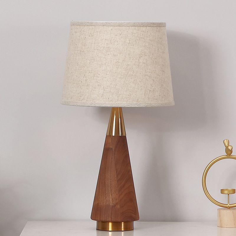 Bruine trapezoid taakverlichting modernisme 1 kopstoffen leeslampje met houten basis