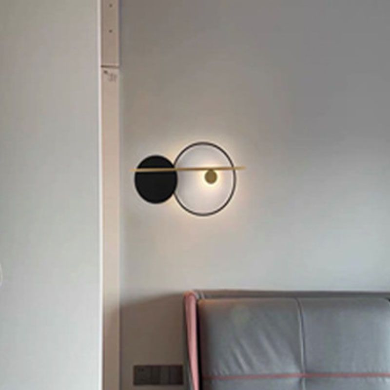 Luz de pared de pared LED de 2 luces Luz de pared de metal posmoderna en negro para dormitorio