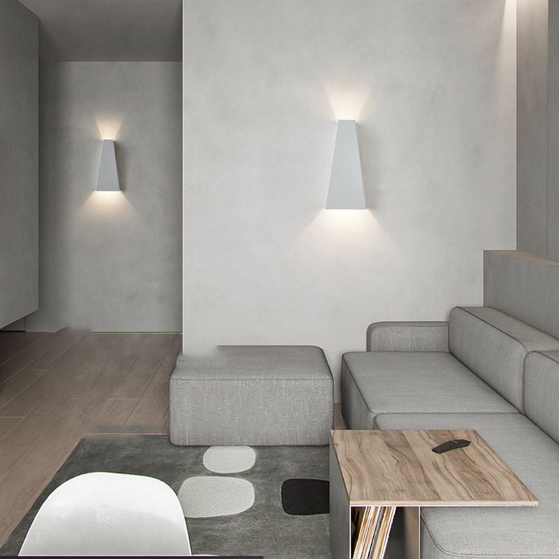 Geometric Shape Wall Lamp Modern Style Metal 2 Lights Wall Light in Black/White