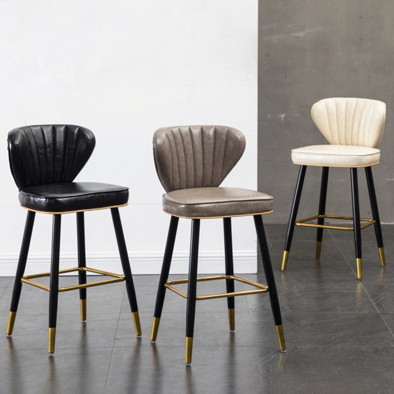 Taburete de bar de cuero contemporáneo, taburete con respaldo bajo para interiores con patas de acero