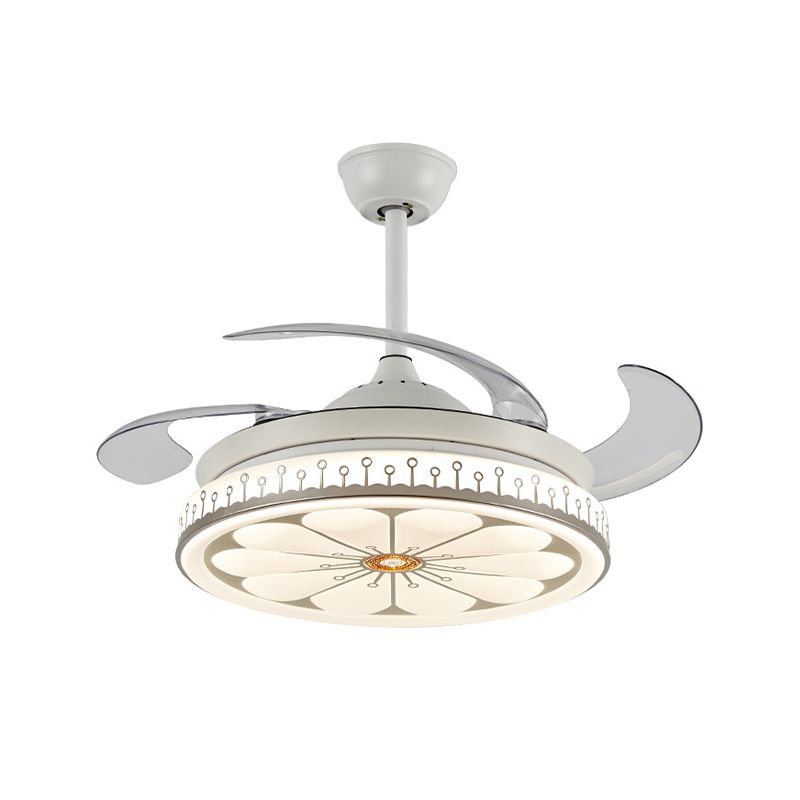 42 "brede LED semi -spoelmontage Licht eenvoudig bloempatroon metalen plafondventilator lamp in wit met 4 messen, externe/wandregeling/frequentieconversie en afstandsbediening