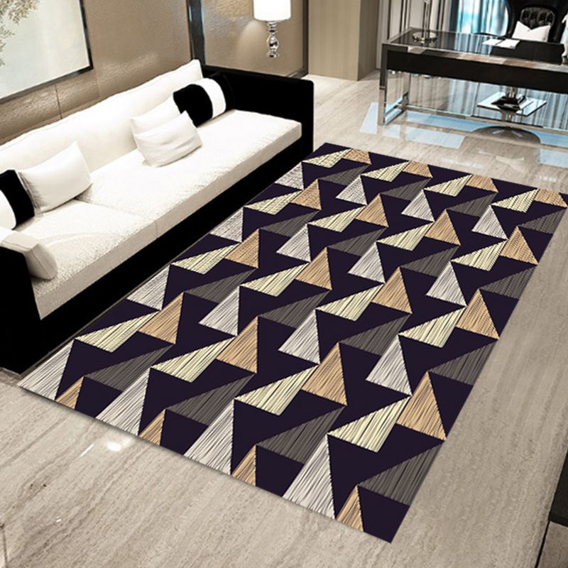 Black Bedroom Rug Modern Geometric Triangle Pattern Area Rug Polyester Stain-Resistant Carpet