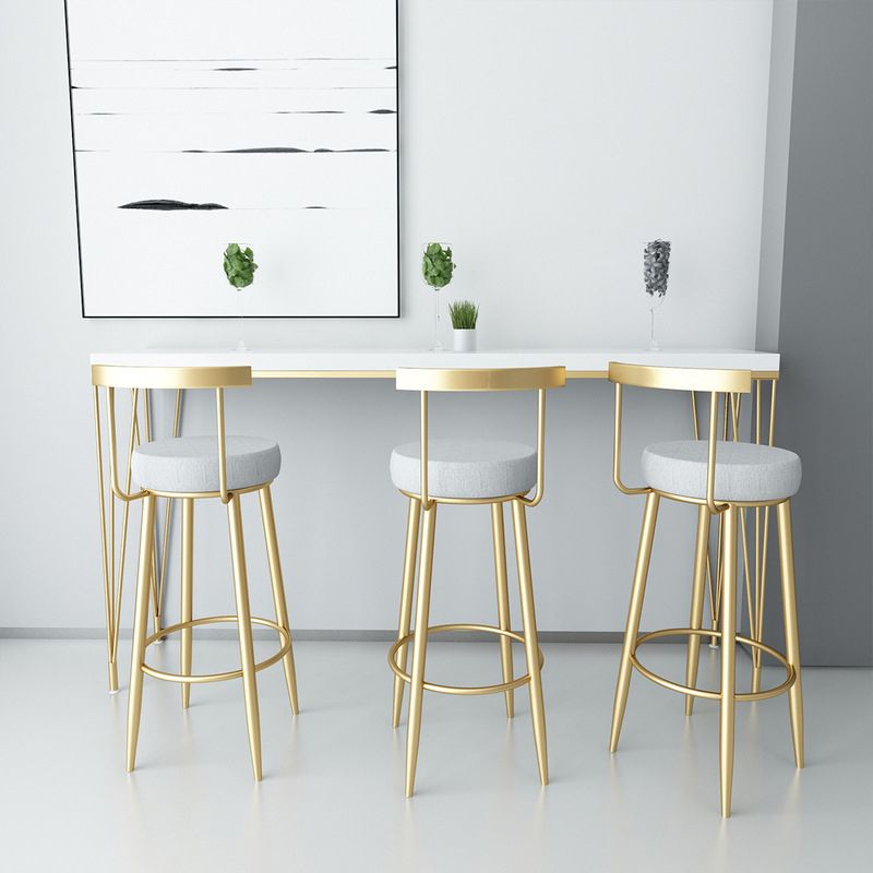 Taburete de bar estilo Glam con reposapiés, patas de metal, respaldo bajo para barra de cocina