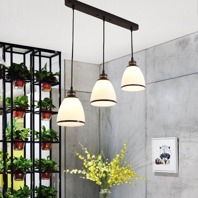 Lumière pendante noire à 3 légers en dôme en fer forgé moderne lampe suspendue avec une teinte en verre