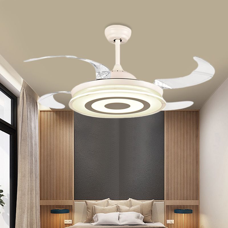 42 "Breite Einfache runde Lüfterbeleuchtung LED -Acryl -halb Flush Deckenleuchte in Weiß für Wohnzimmer, 4 klare Klingen