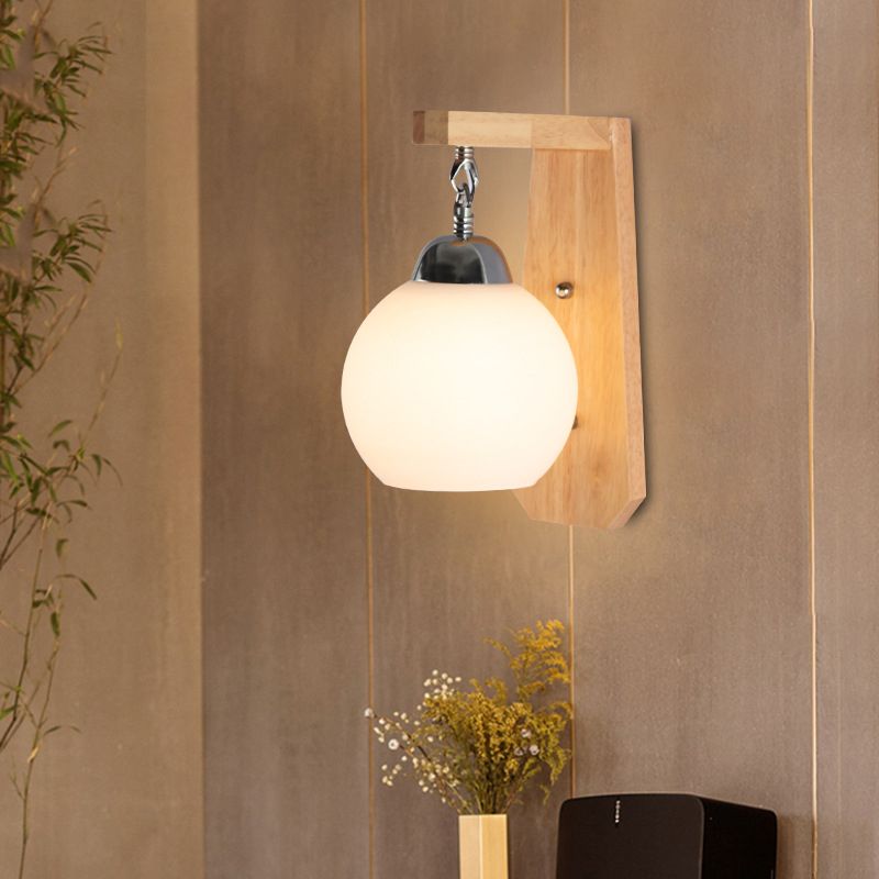 Luz de pared de globo de vidrio de leche con lámpara de pared contemporánea de bombilla de madera en blanco para dormitorio