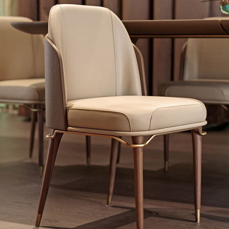Silla auxiliar Parsons para sala de conferencias contemporánea Silla de comedor de cuero beige