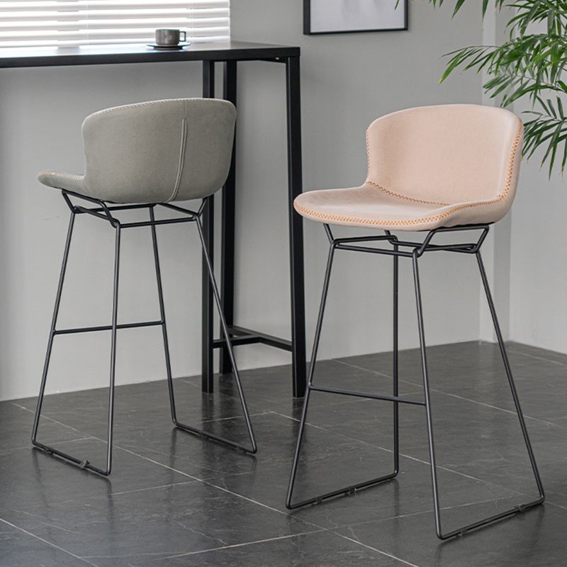 Modern Backrest Armless Counter Stool Iron Bar Stool with Black Metal Base