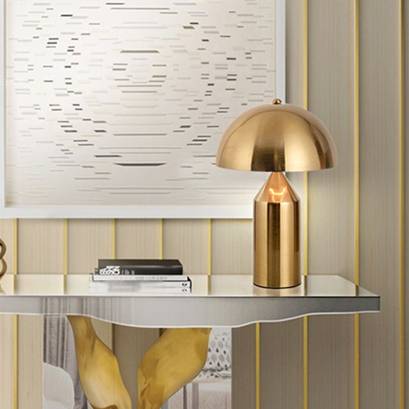 Luce da tavolo da notte a cupola in metallo moderno 1 lampada da comodino oro chiaro con base a matita