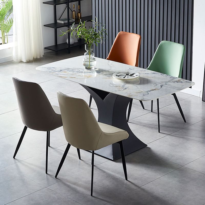 Silla auxiliar de cuero para restaurante moderno, silla de comedor Parsons con acabado mate y patas negras