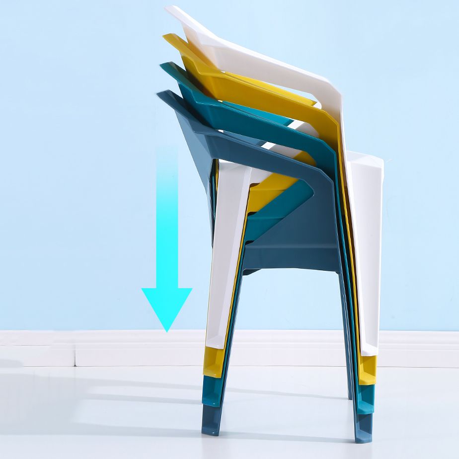 Silla de comedor de plástico de estilo moderno, silla lateral de comedor apilable con brazo para cocina