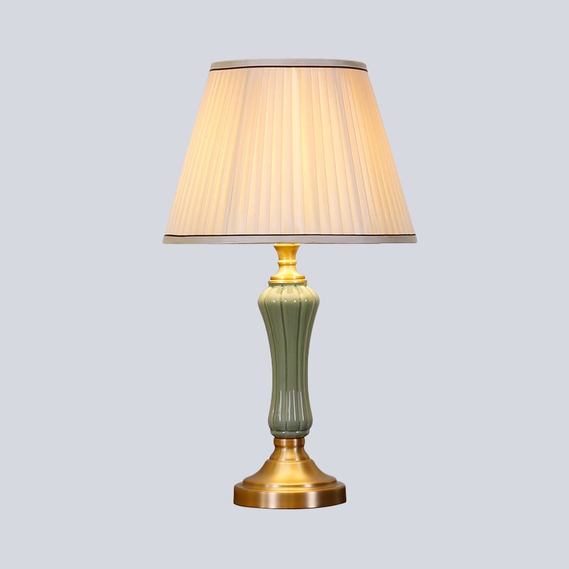 1 tête de salon de la tête Lumière Green moderne petite lampe de bureau avec teinte en tissu conique