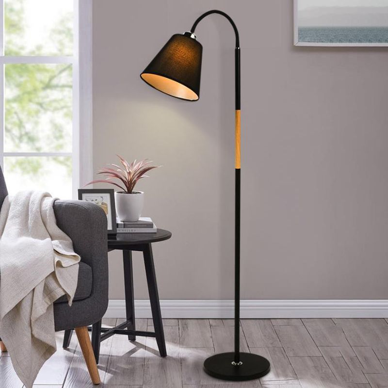 Lámpara de una sola lámpara de un solo frasco negro/blanco y madera La luz de pie con tono de tela de cono