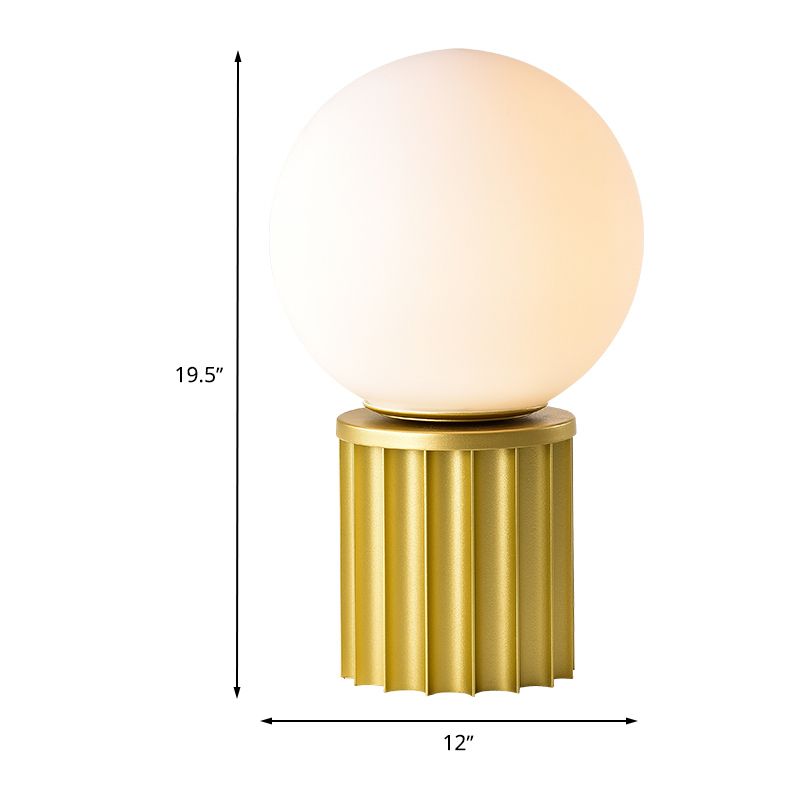 Post modern buistafel licht metaal 1 bol 8 "/12" w woonkamer kleine bureaubramp in goud met bal opaalglasschaduw