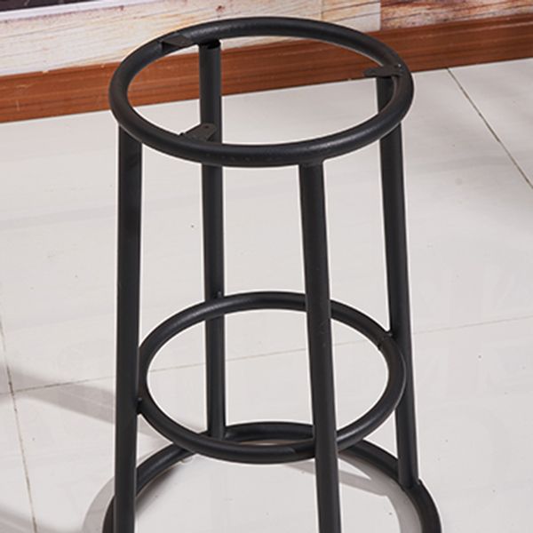 Moderner Holz-Barhocker mit Metallfußstütze, runder Barhocker