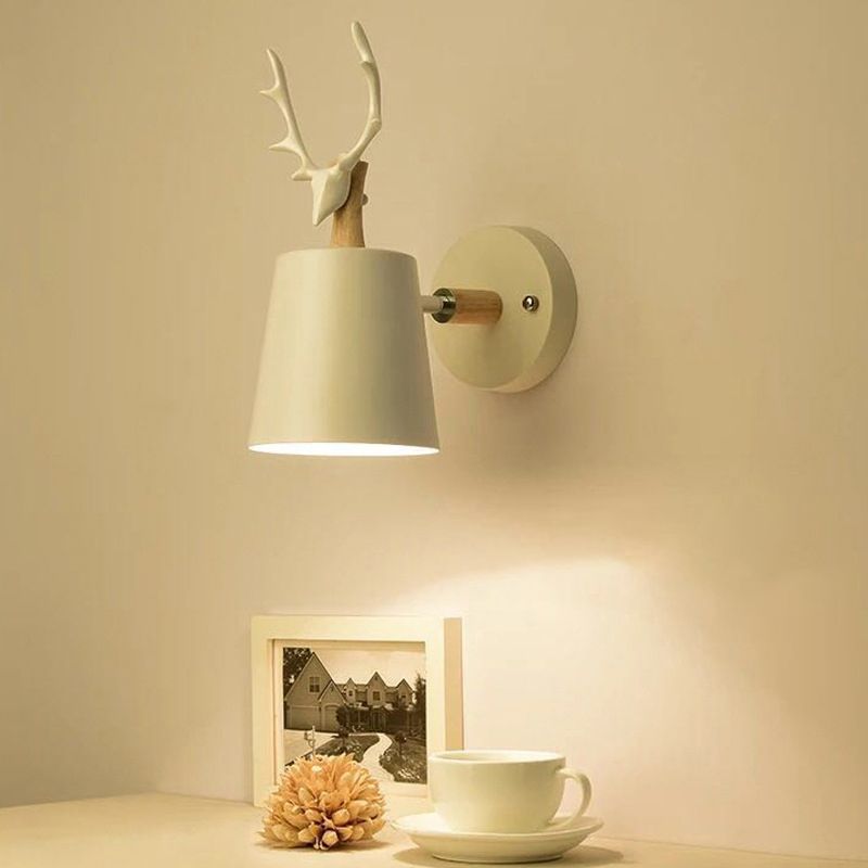 Lámpara de pared de cono simplicidad moderna de metal apliques para sala de estar