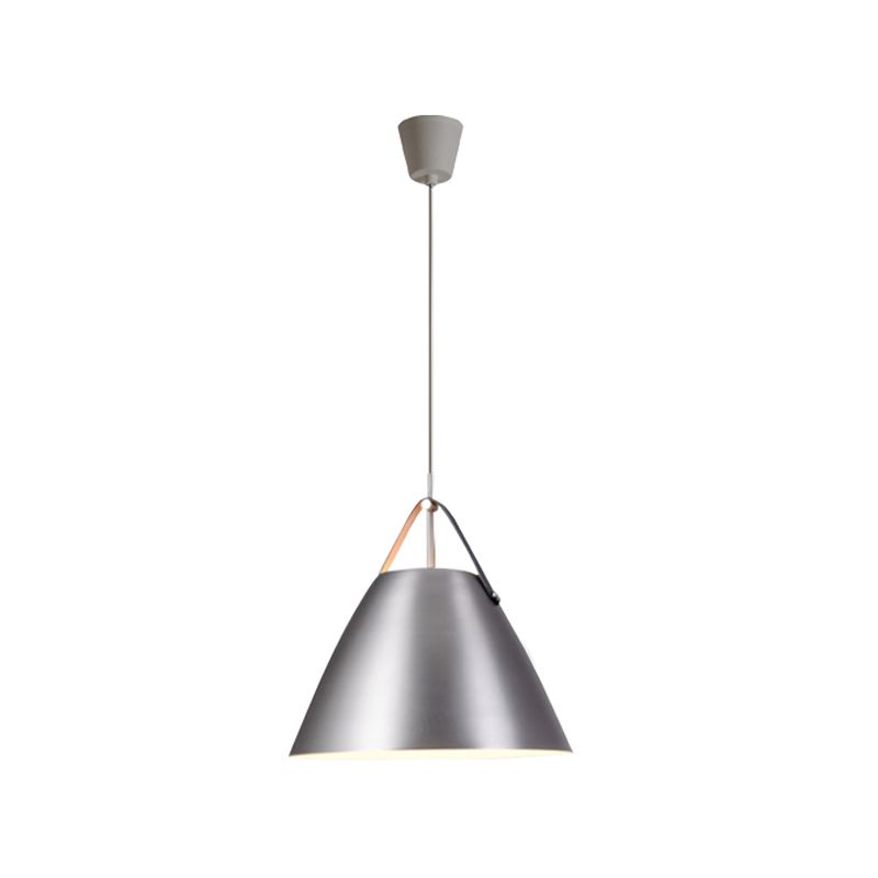 Lumière suspendue en métal