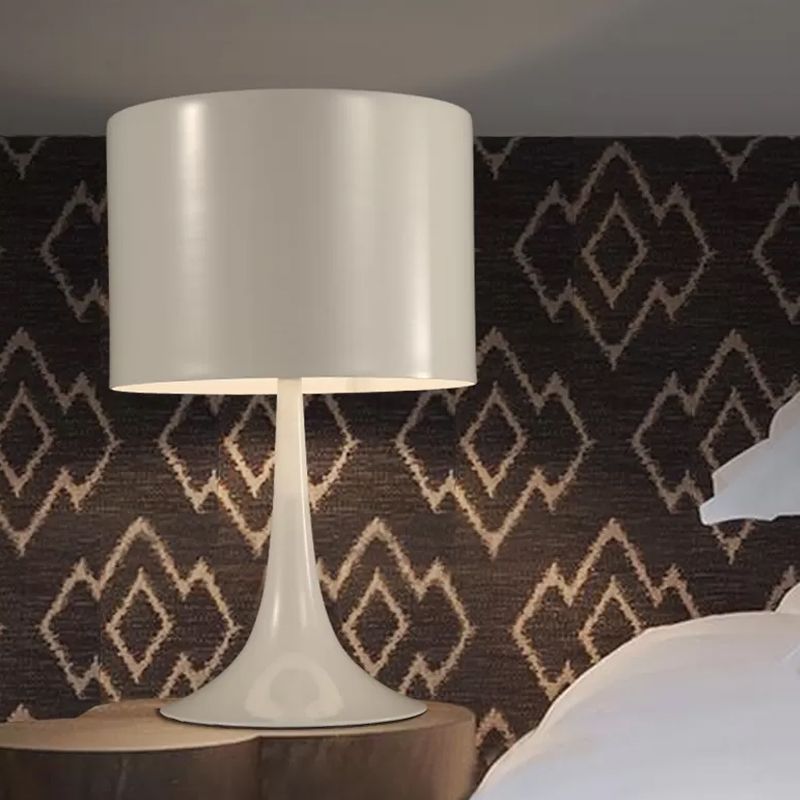 Schwarz/Weiß -Trommeltischlicht mit kurvenreicher Basis einfacher Stil 1 Lichtmetalltischlampe für Schlafzimmer, 10 "/12" Dia