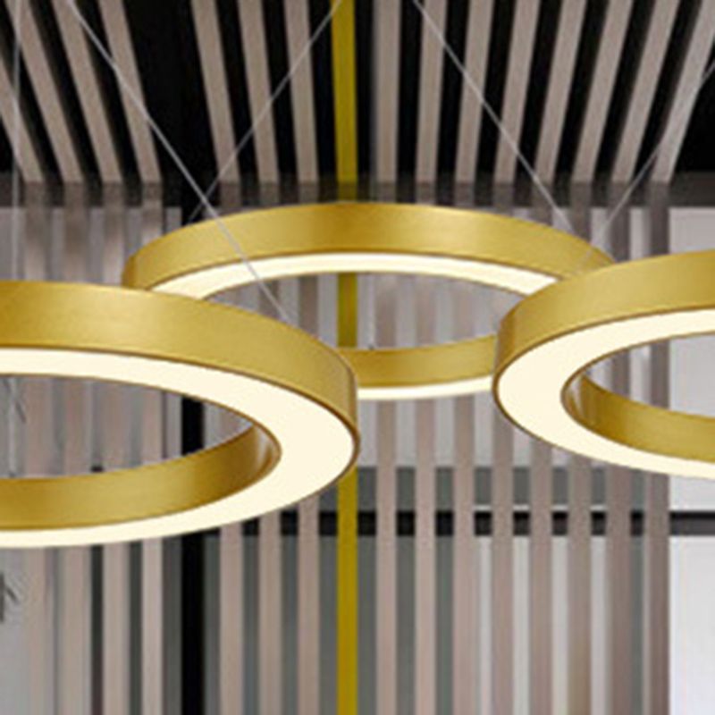 Lampada a sospensione della sala riunioni.