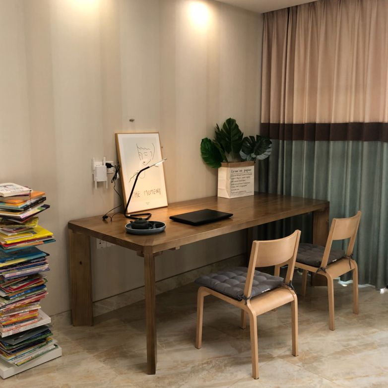 Zeitgenössischer Esstisch Massivholz Tisch mit 4 Beinen zum Esszimmer