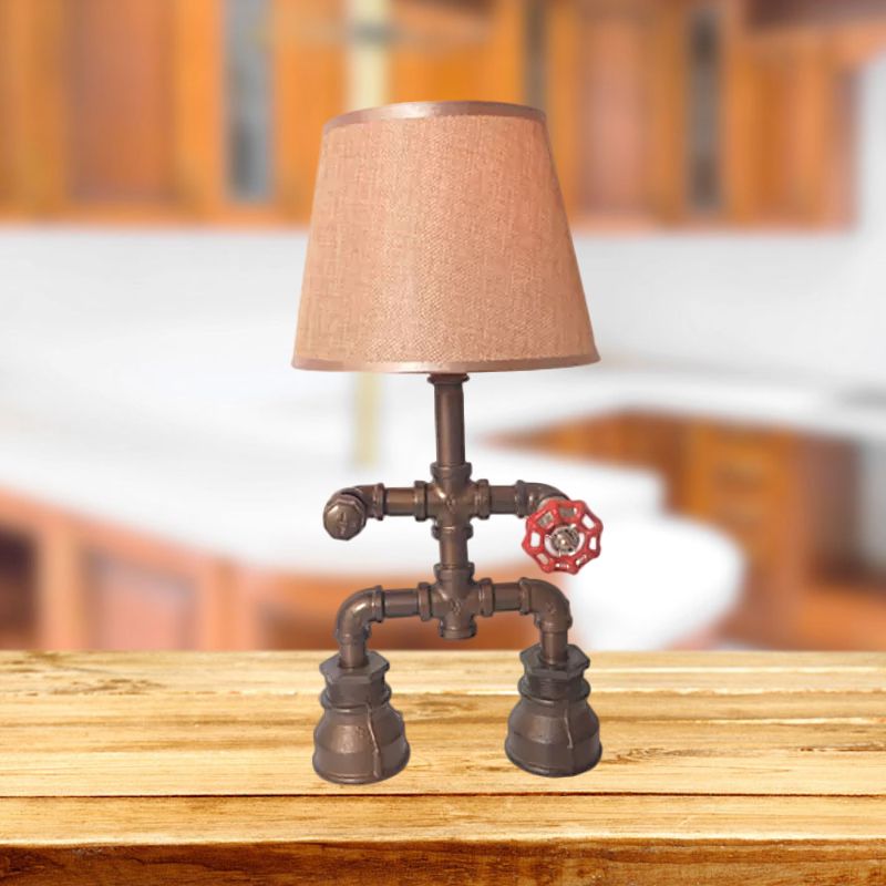 Lampada da tavolo conica in tessuto Illuminazione da tavolo da ristorante vintage elegante a 1 luce con tubo dell'acqua in bronzo