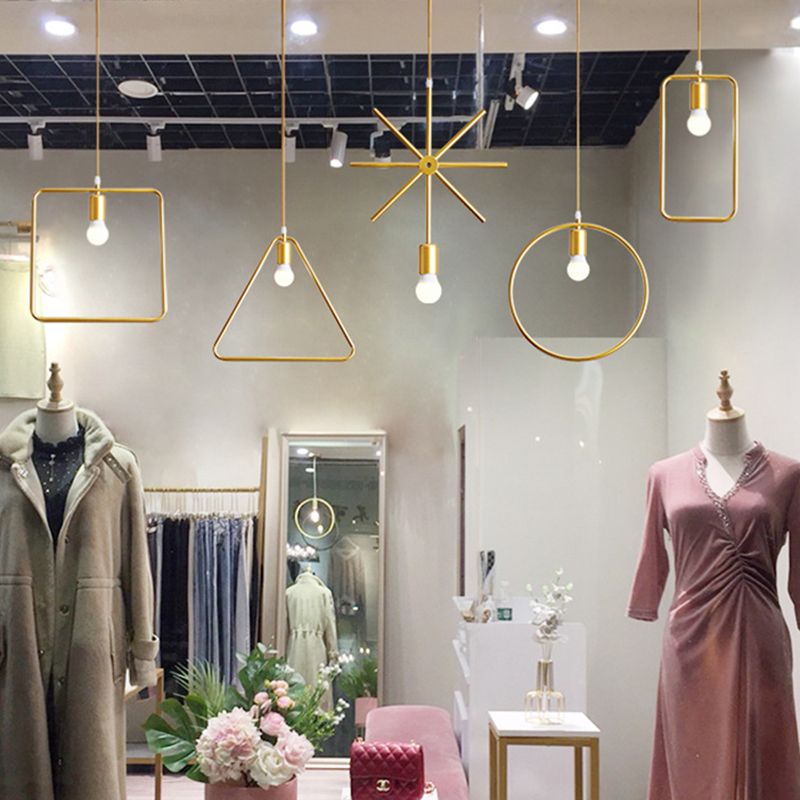 Moderna simple estilo múltiples formas colgantes de hierro 1 colgante de luz en la tienda de ropa dorada para ropa