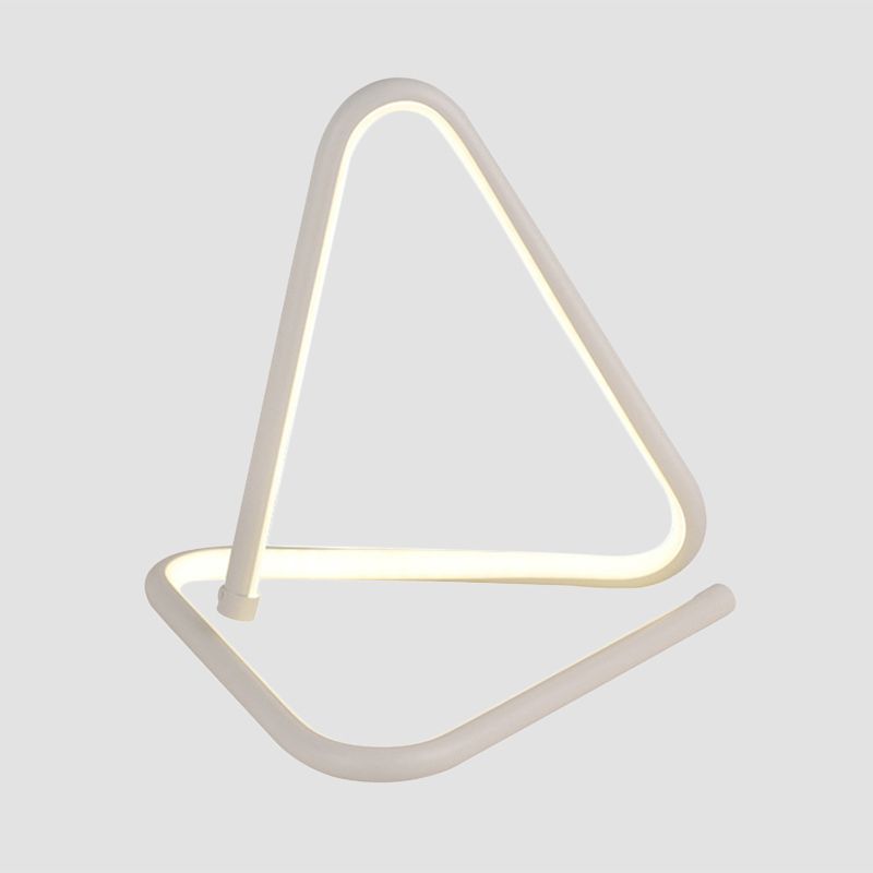 Modern Minimalist Minimalist Curved LED Lampada da tavolo Metal Table per soggiorno camera da letto