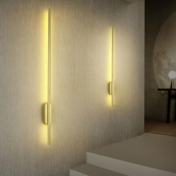 Zeitgenössische lineare Wand montierte Beleuchtung Metallische Wandmontagelampe für Wohnzimmer