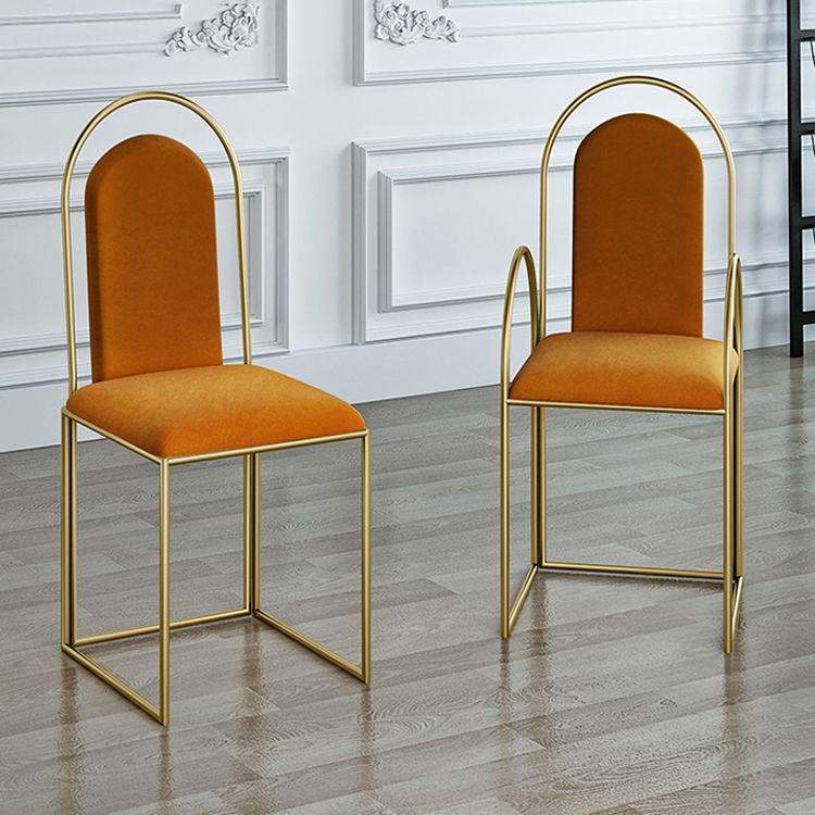 El comedor del metal de Glam preside el sillón lateral tapizado para el uso en el hogar