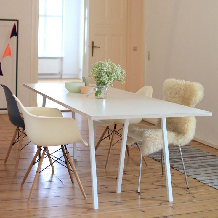 Mesa rectangular moderna de madera maciza, mesa interior con tapa de madera y patas