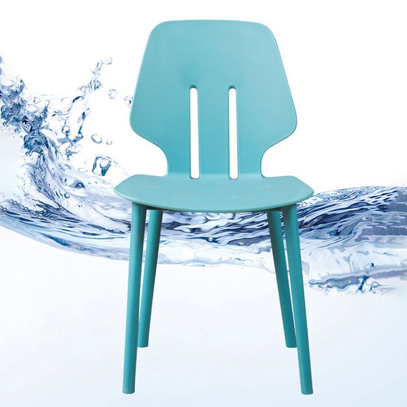 Chaise de salle à manger en plastique colorée scandinave, sans bras, à dossier solide