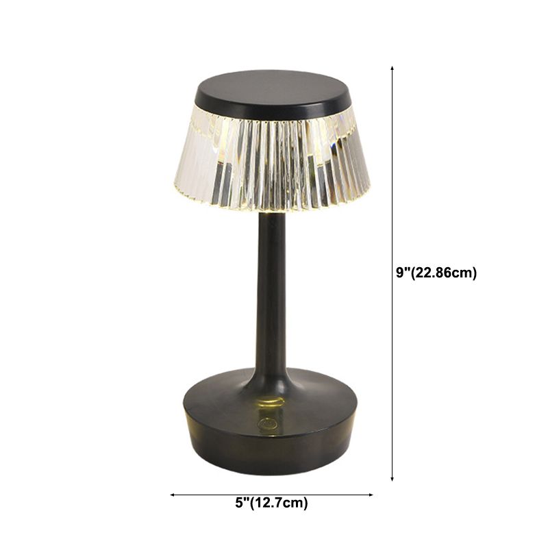 Minimalistische Nachttischlampe Metall Schlafzimmer LED -Tischleuchte