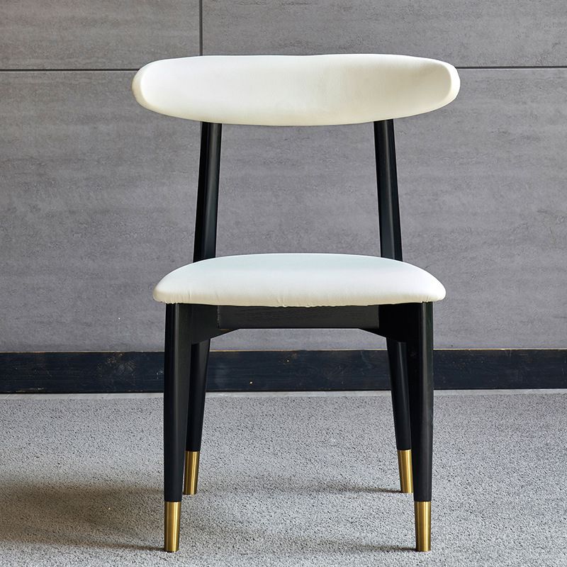 Chaise latérale en bois de finition mate de style moderne, chaise latérale à dossier ouvert pour salle à manger