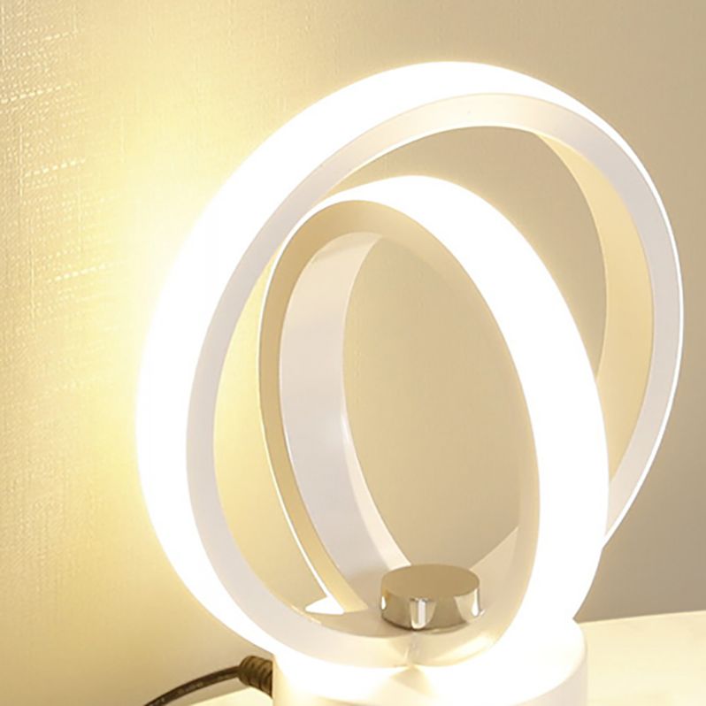 Moderner Stil Linearer Form Tabelle Beleuchtung Metalltischlampe für Schlafzimmer