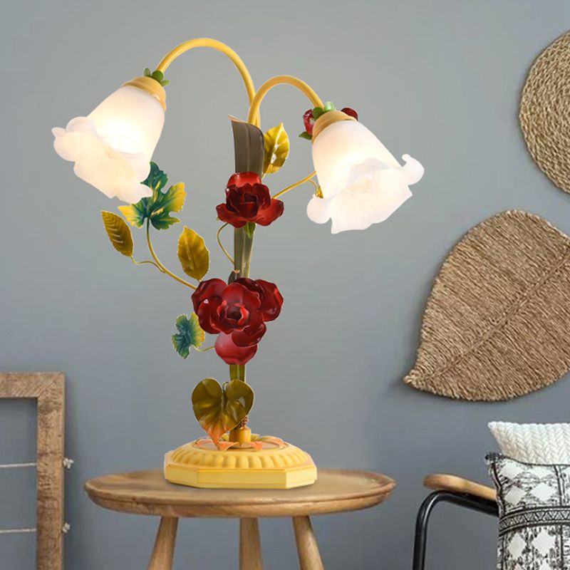 Lampada da tavolo giallo in vetro smerigliato fiore single lampadina antica luce di rosa con braccio ad arco
