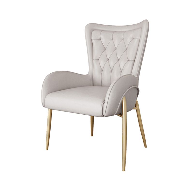 El comedor del metal de Glam preside la silla tapizada del brazo lateral para el uso en el hogar
