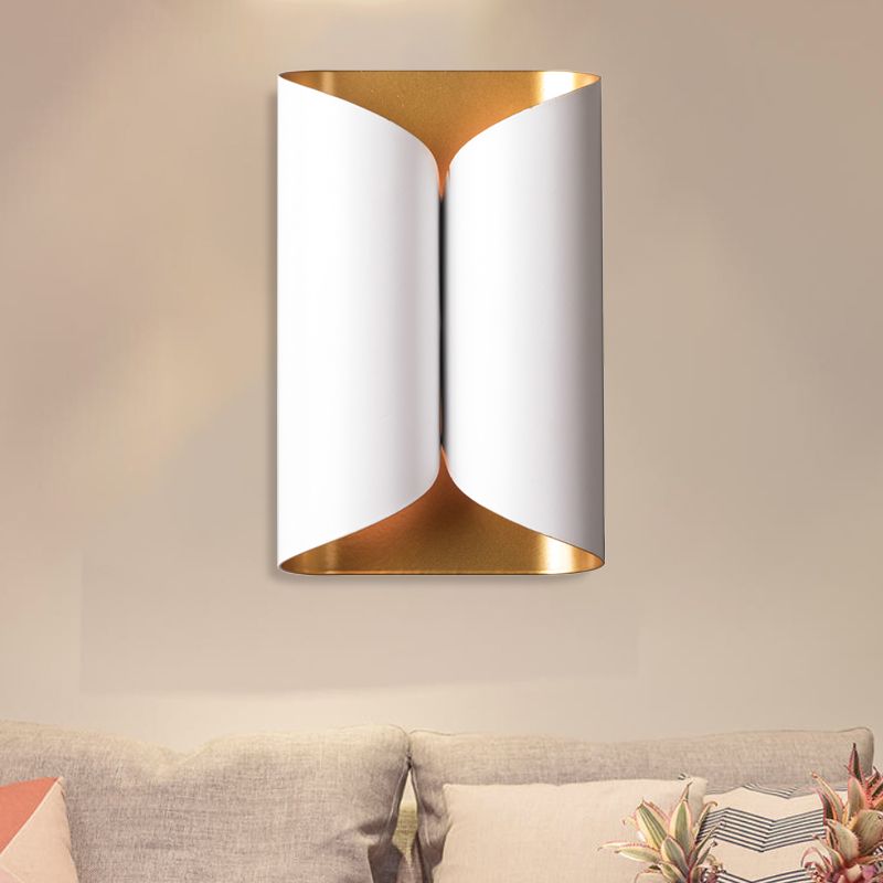 Traditionnaire Twist Wall Lampe Metal 2 têtes Gamique Lumière en blanc pour le salon