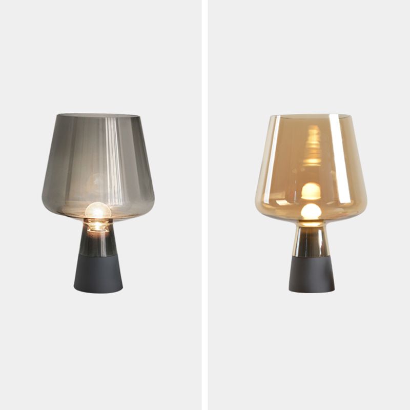 Lampada da comodino in vetro con lampada da tavolo affusolata ultramoderna per camera da letto