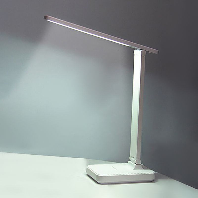 Lampada da tavolo da notte lineare in stile moderno in metallo a 1 luci da comodino