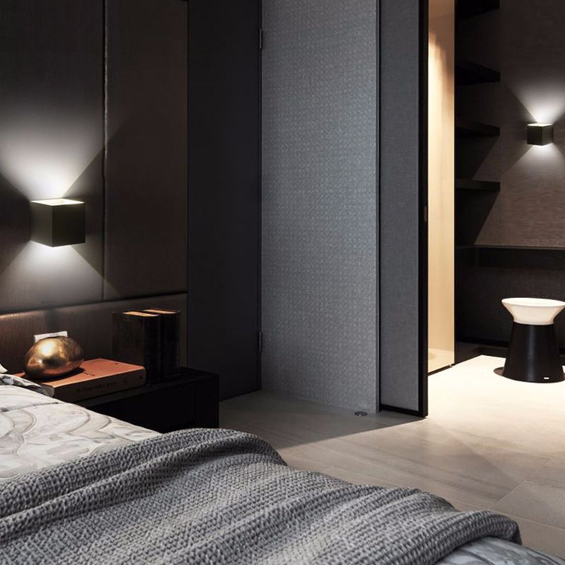 Moderne kreative LED -Wandlampenmeinung Schmiedeeisen geometrische Wandleuchten für Außenräume