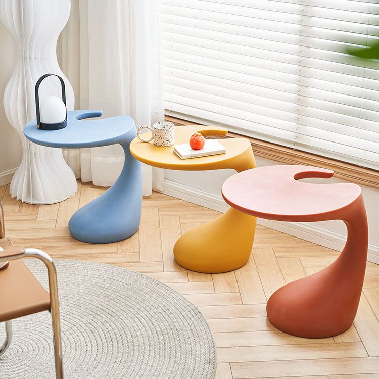 Naturally Shaped Accent Side Table Plastic C Side Table Side End Snack Table